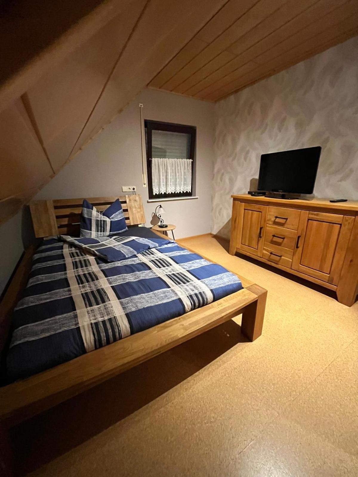 Kaisers Ferienhaus Kaifenheim Esterno foto